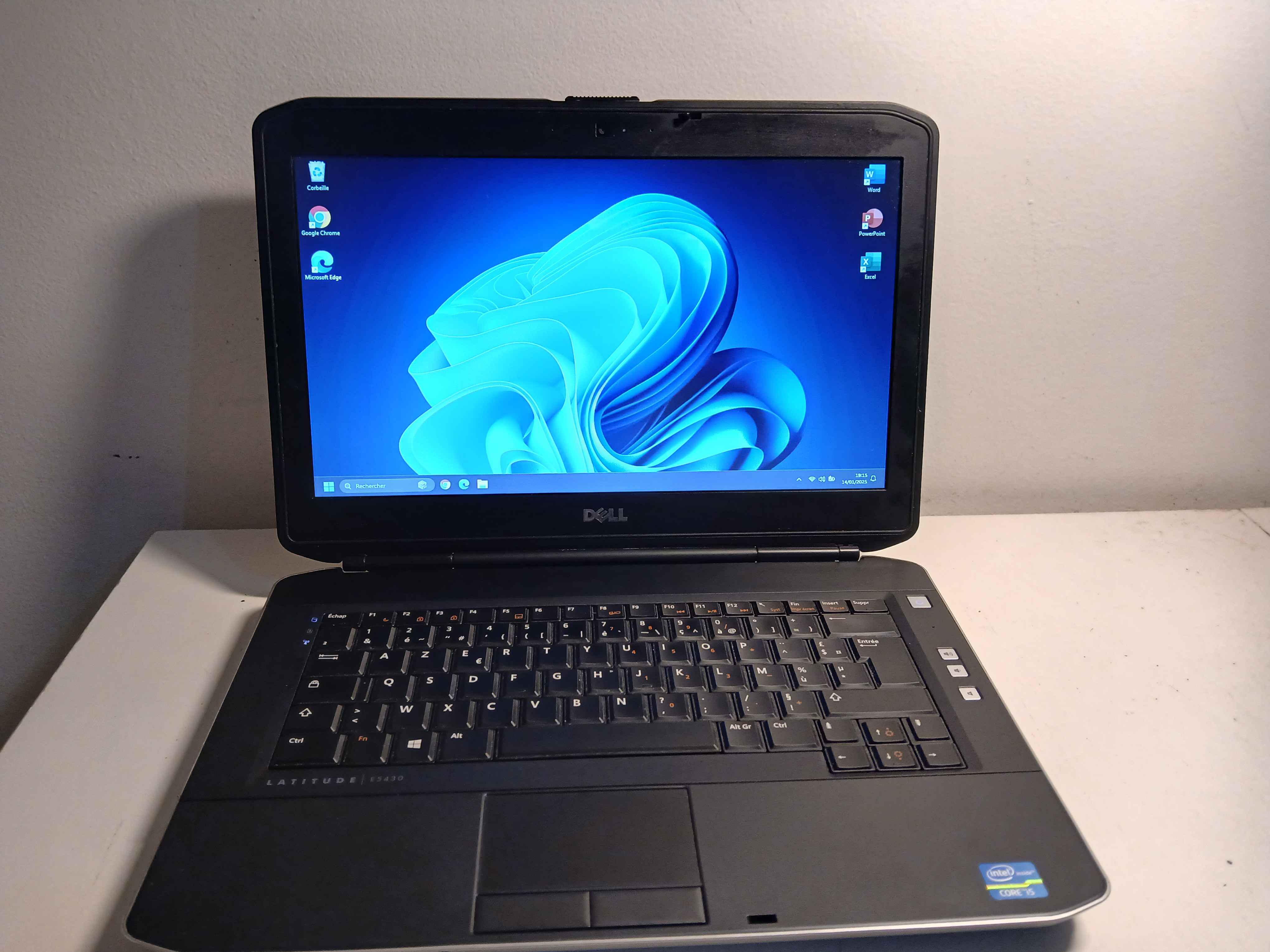 Dell Latitude 2